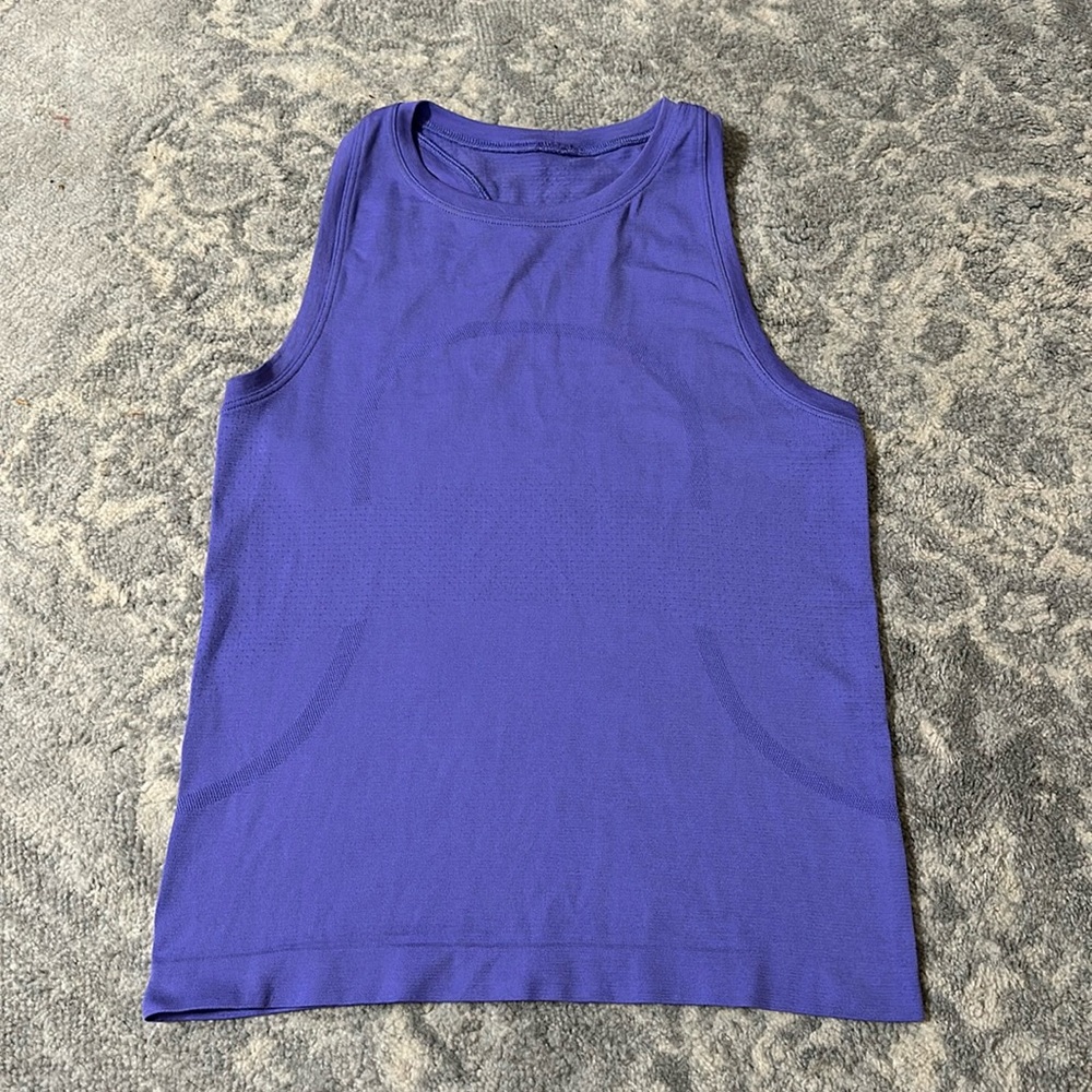 Lululemon Swiftly Tech High-Neck Tank Top 2.0
Race Length (Size 2)